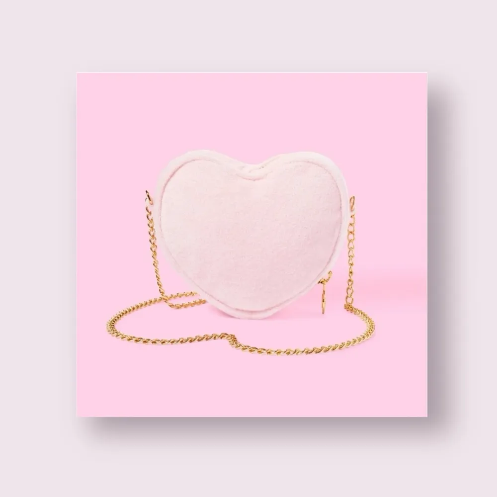 SCL x Target ☻︎ Terry Heart Crossbody Bag ☻︎ Smiley L Initial Patches ☻︎ Pink ☻︎ - Image 2