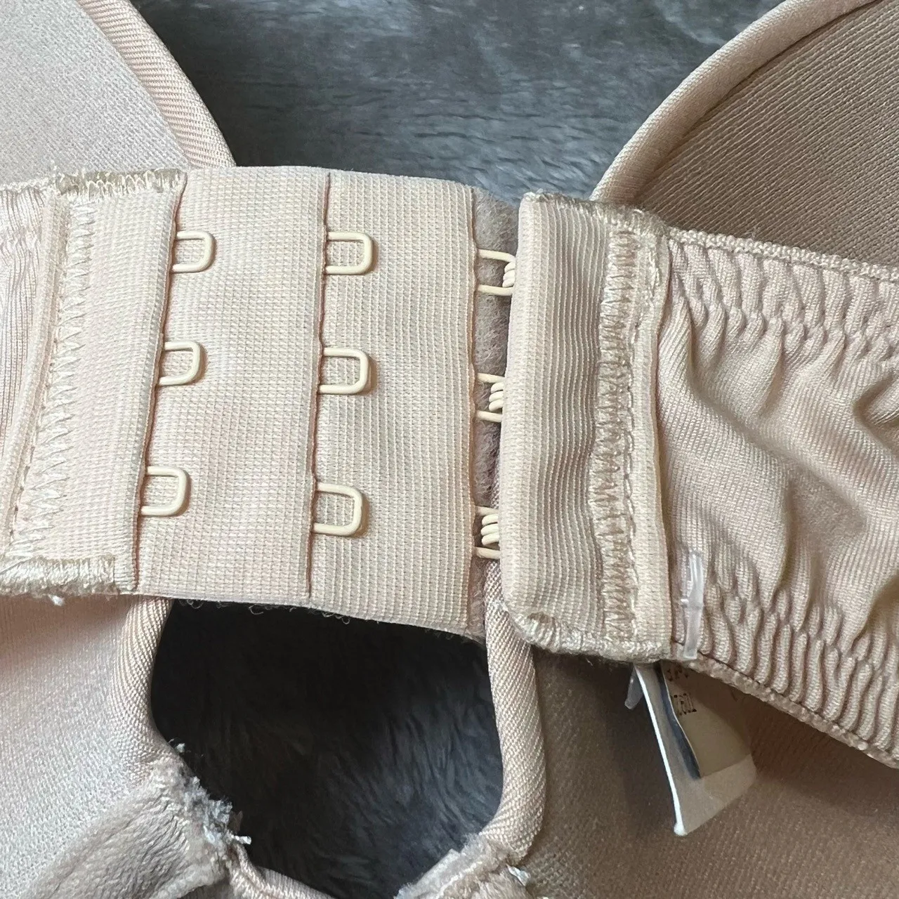 Maidenform NWT Beige Tshirt Bra Size 38D Adjustable Underwire Casual Comfort - Image 6