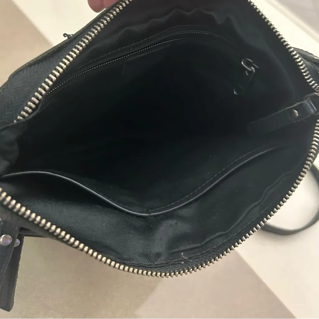 COCHOA Elegant Black Crossbody Bag High End Bag! Has minor wear - Image 4