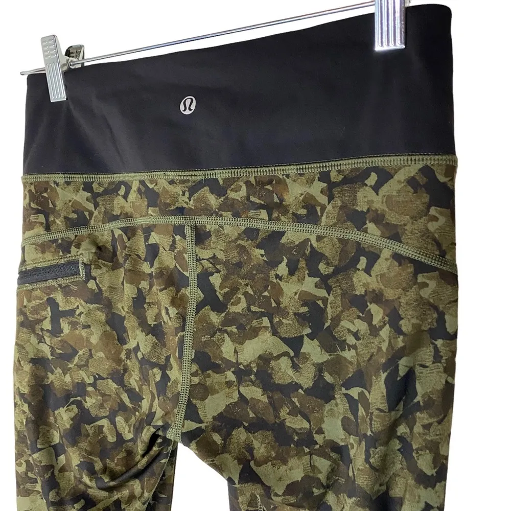 Lululemon Run Top Speed Crop Full-On Luxtreme Mystic Jungle Fatigue Green Black - Image 5