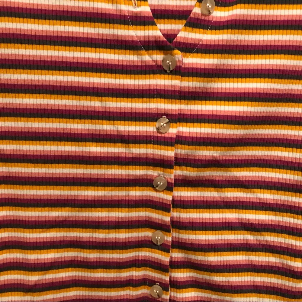 Maeve Sz M Striped Short Sleeve Fitted V-neck Button Front Top - Image 6