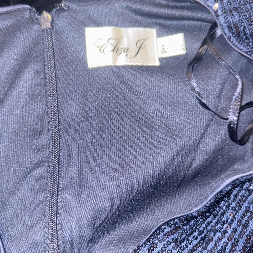 NEW Eliza J Sequin Bodice Surplice V Neck Short Puff Sleeve Velvet Gown 2 - Image 4