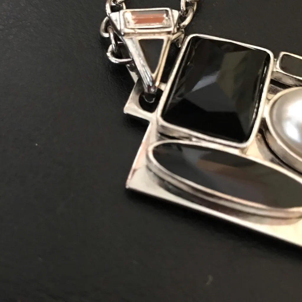 White House Black Market Necklace Silvertone - Image 10