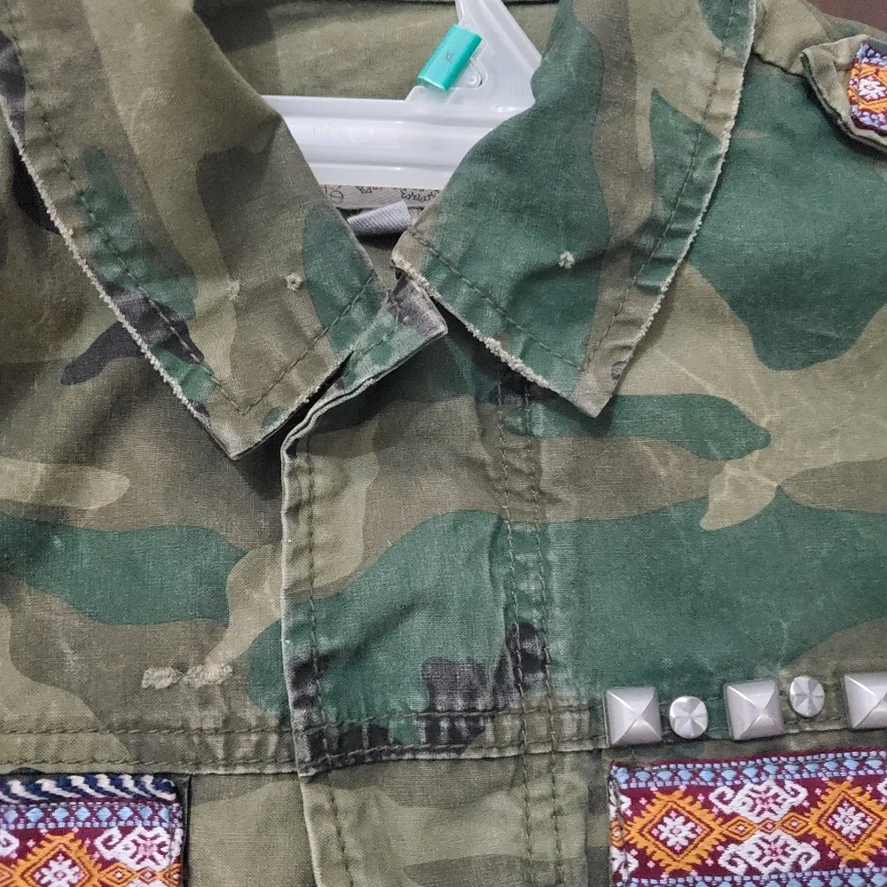 Camo vest size xs by ecote - Image 5