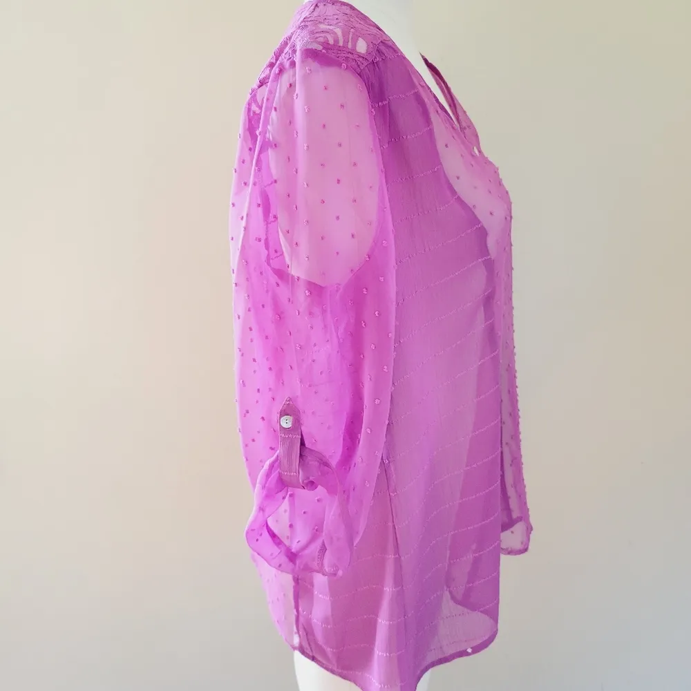 Figueroa & Flower magenta swiss blouse size medium - Image 3