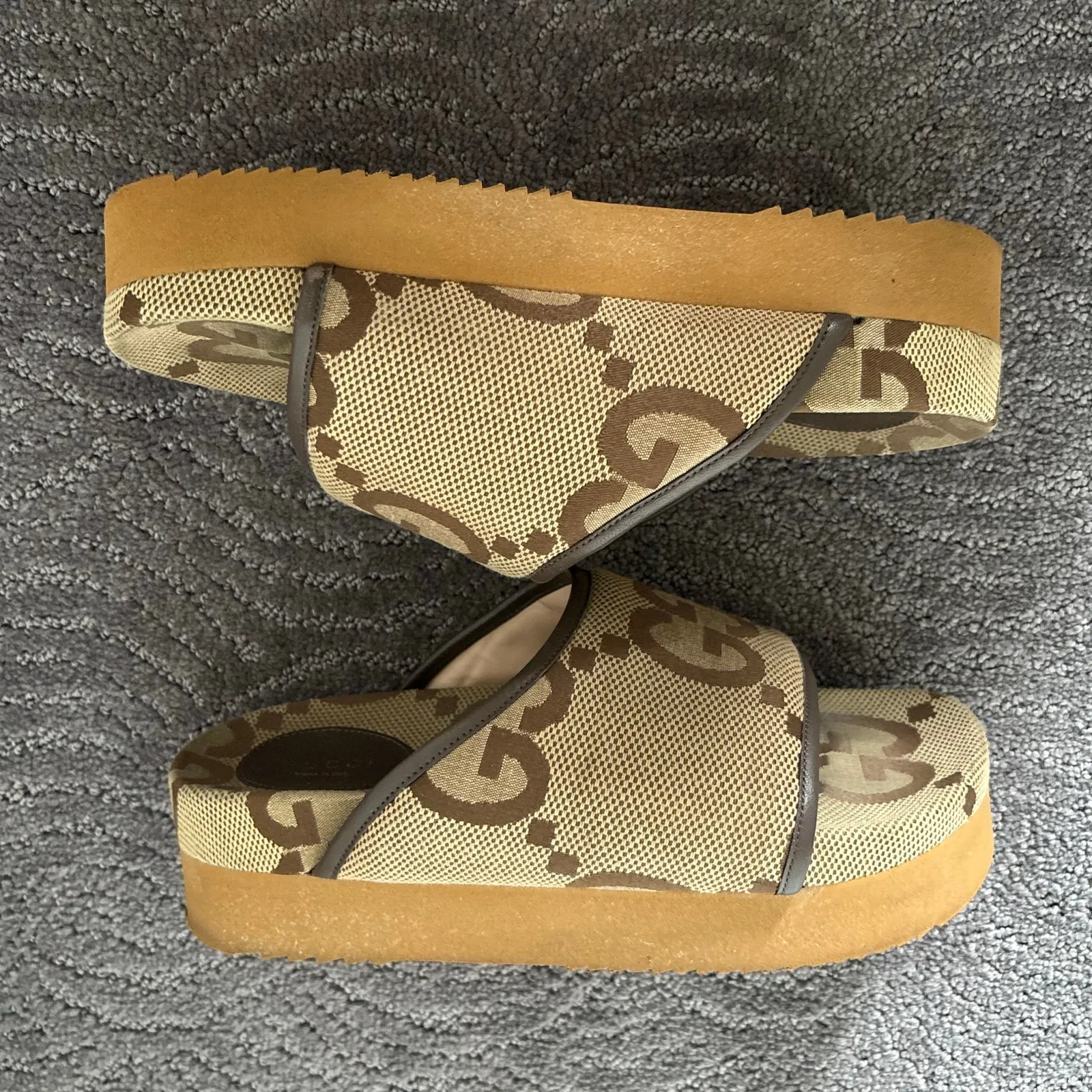 Gucci  Supreme Jumbo GG Monogram Platform Slide Sandal Camel Canvas Maxi Size 39 - Image 12