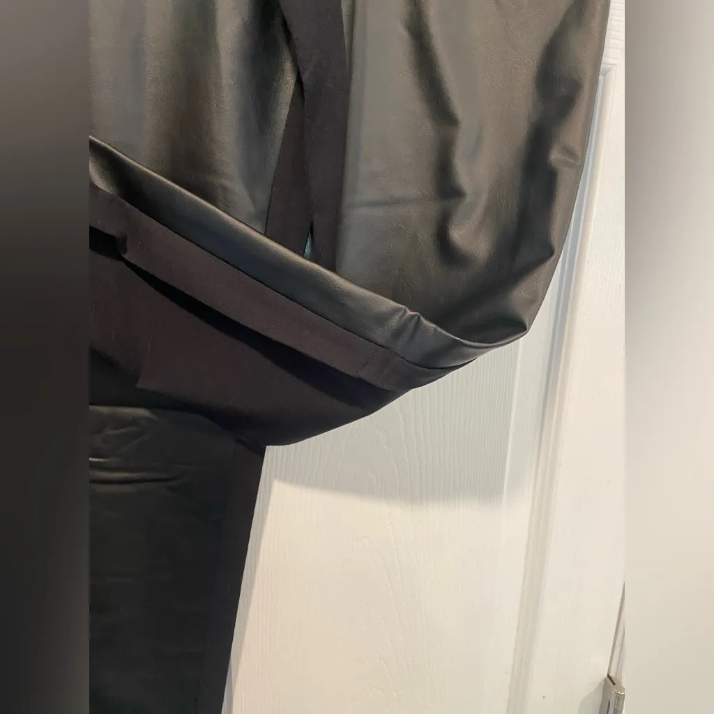 NWT Old Navy Size XS Black 1/2 Faux Leather Pull On Stretch Waist Leggings - Image 3