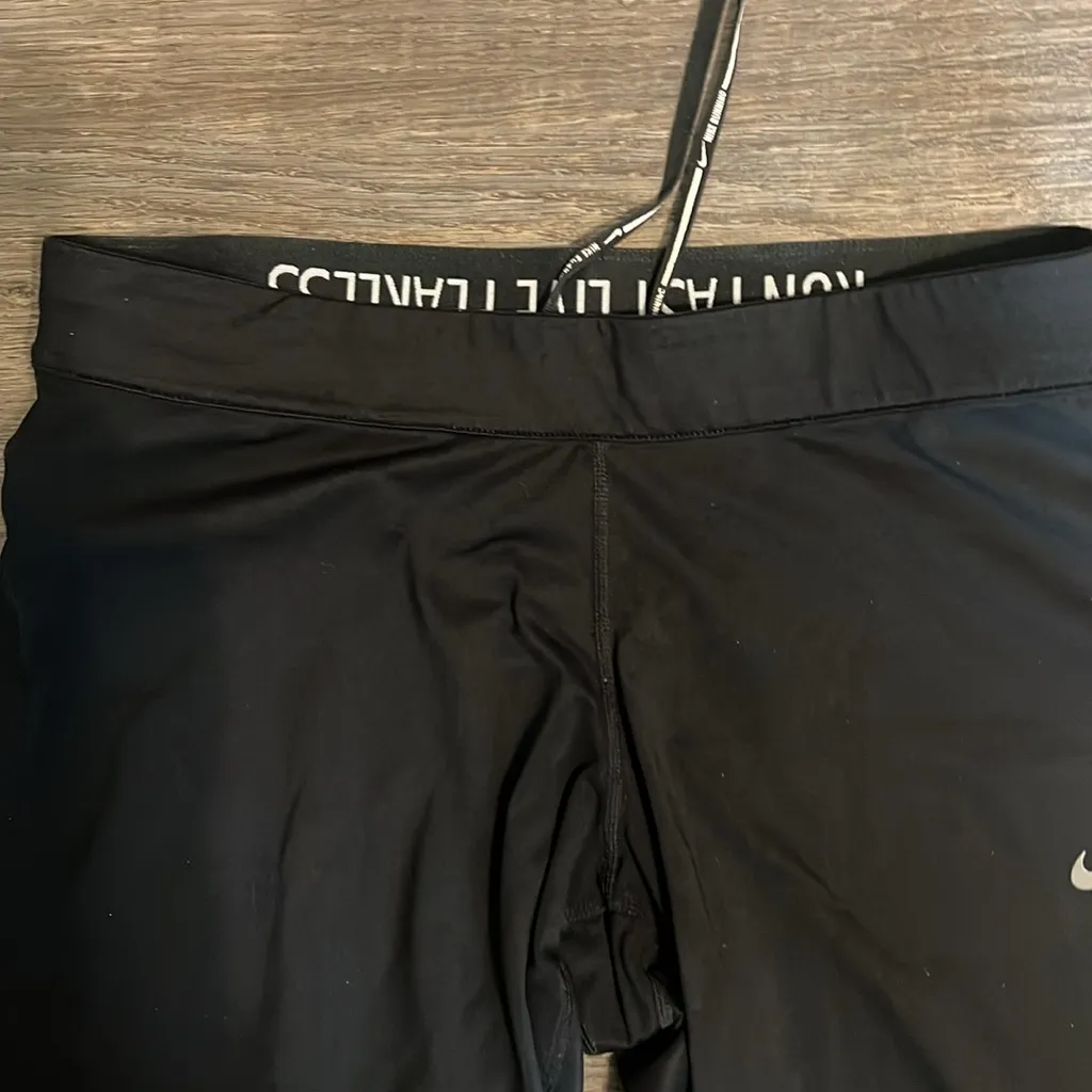 NIKE RUNNING DRI FIT CAPRI Women’s Black Low Rise Leggings Large - Image 3