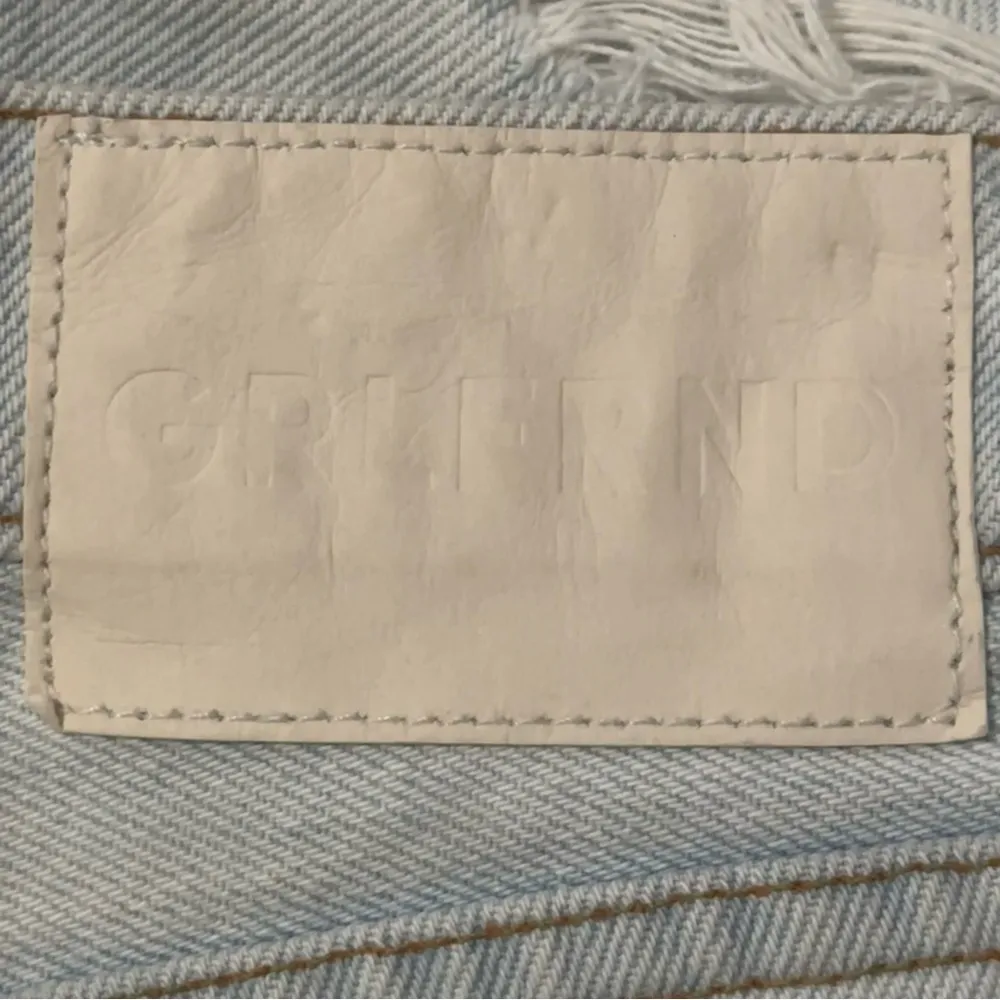 GRLFRND Sz 24 Palm Springs Light Blue Wash Helena High Rise Cut Off Jean Shorts - Image 5