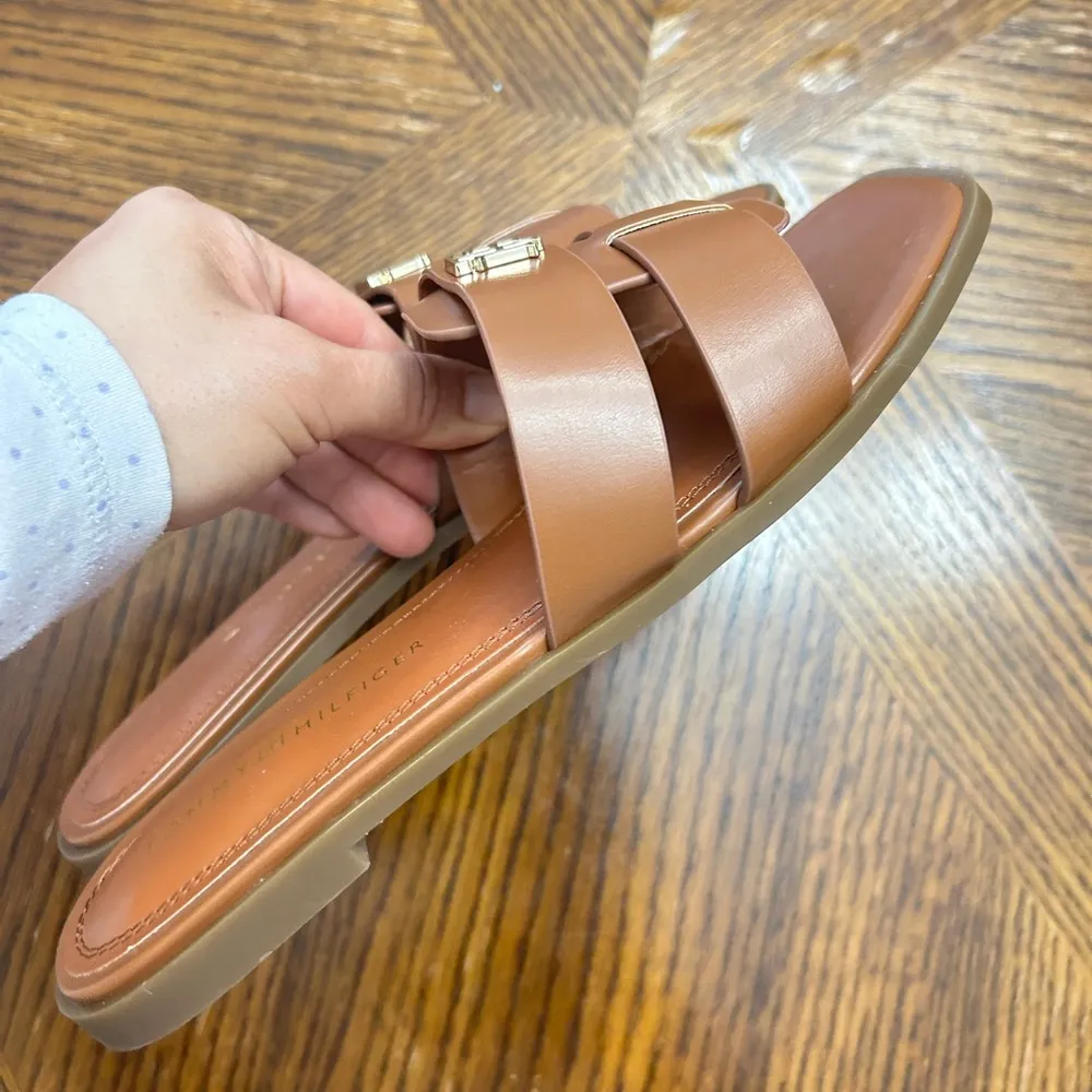 NEW Tommy Hilfiger Women's slide sandals size 7.5 - Image 2