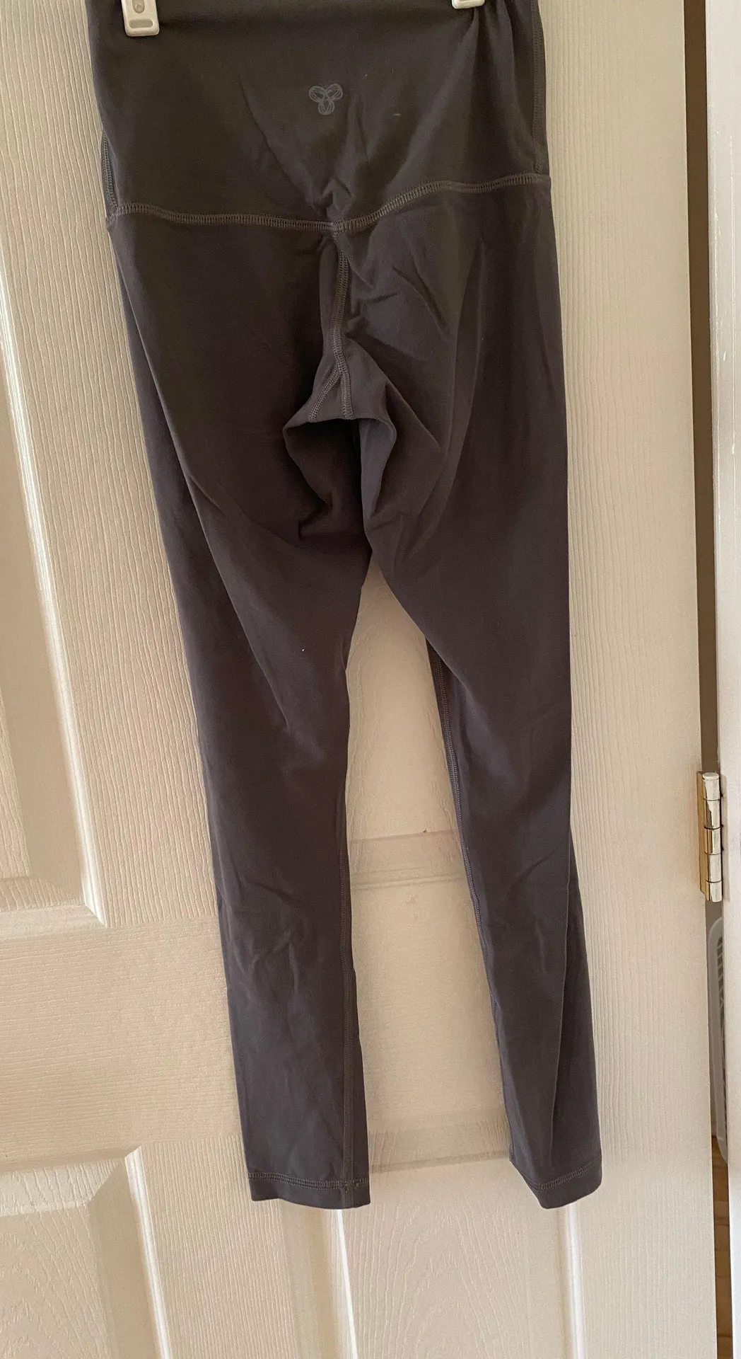 Aritzia TNA Leggings - Image 2