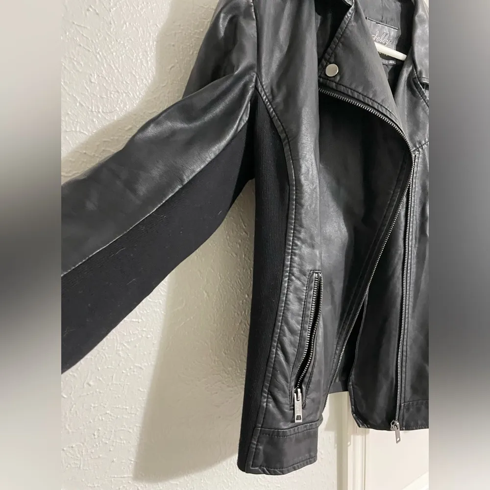 Black Womens Leather Jacket - Image 3