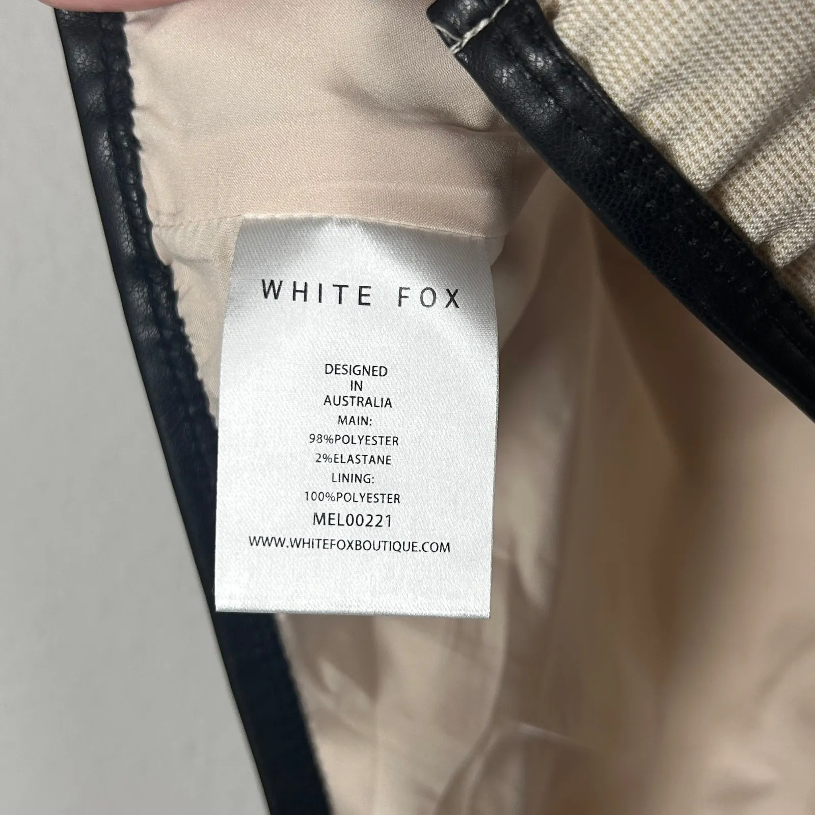 White Fox Boutique Corset Bodysuit Bra Top Sleeveless Black‎ Trim Beige Medium - Image 6