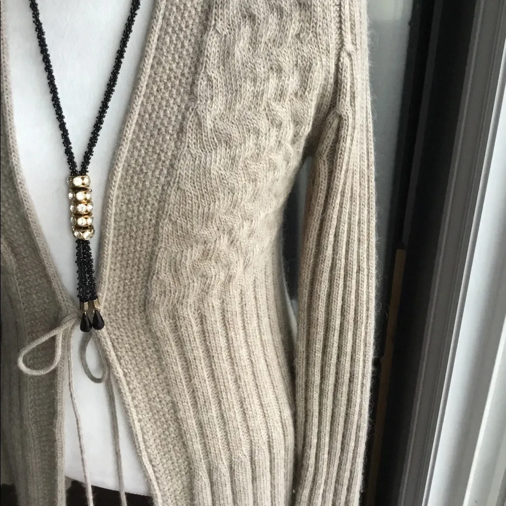 Soft knit Italian made sweater ⛅️🌥☀️ Tan Size M - Image 3