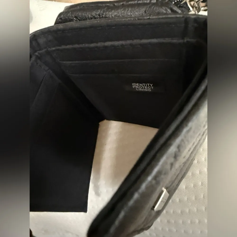 Tahari Black Quilted Wallet - Image 5