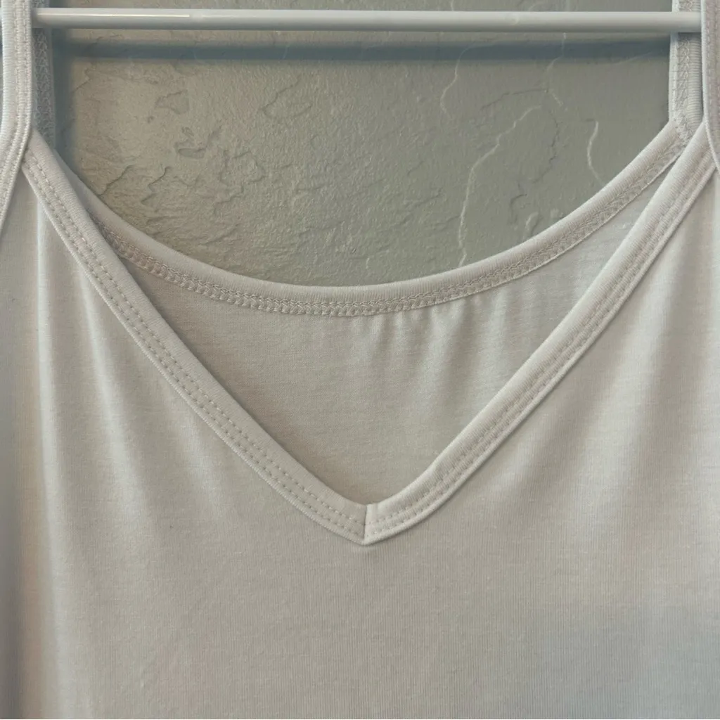 ⭐️Zenana white somewhere sunny reversible tank top new size small - Image 3