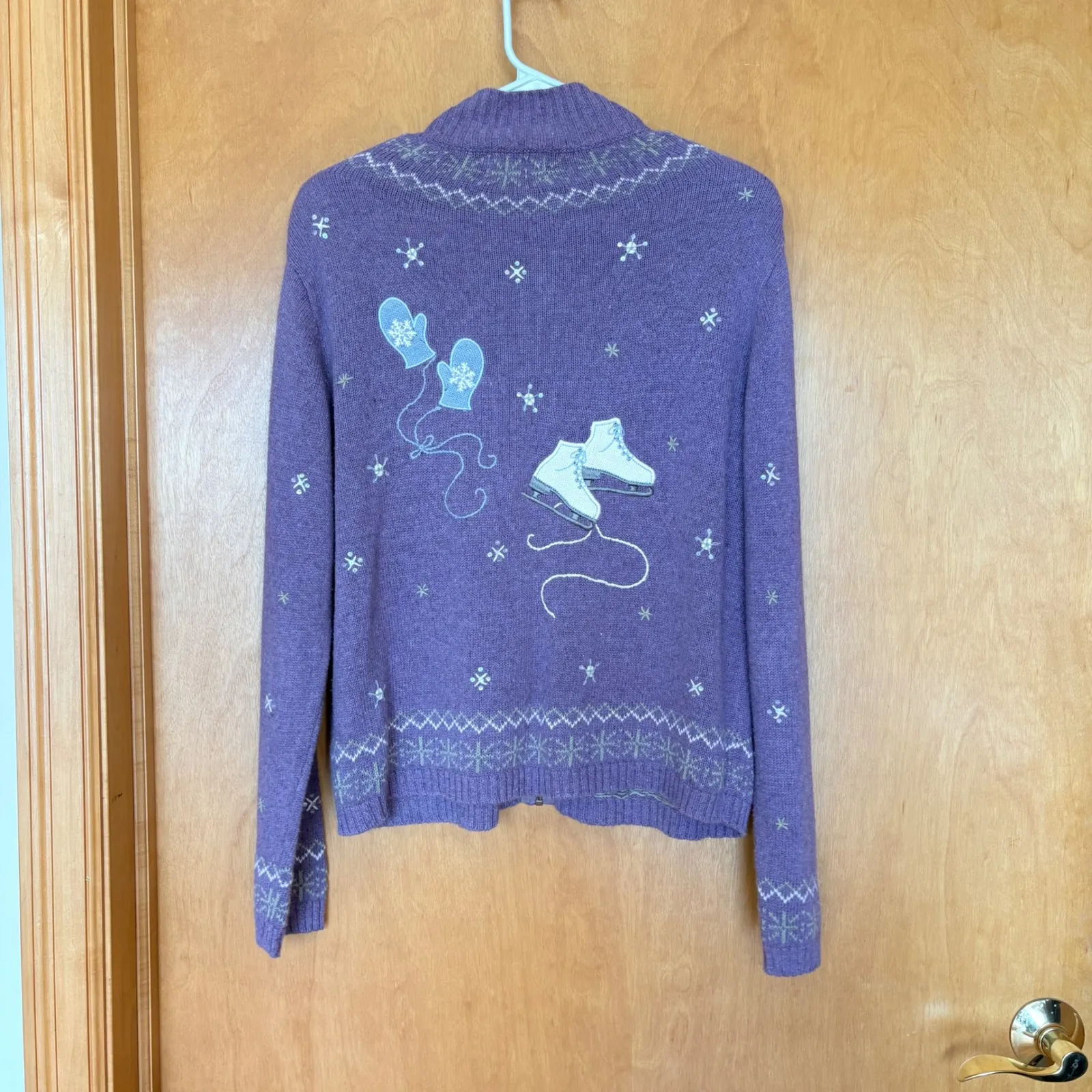 Christopher & Banks Purple Ice Skate Mittens Snowflake Sweater M Hand Embroider - Image 5