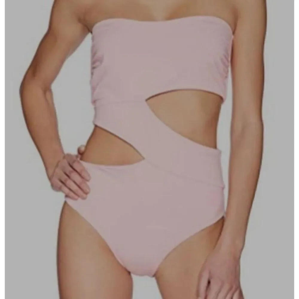New. Volcom pink one piece swimsuit. Large. Retails $98 - Image 10