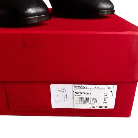 NIB Valentino Garavani Rockstud Grainy Calfskin Ankle Boots Size 38 - Image 12