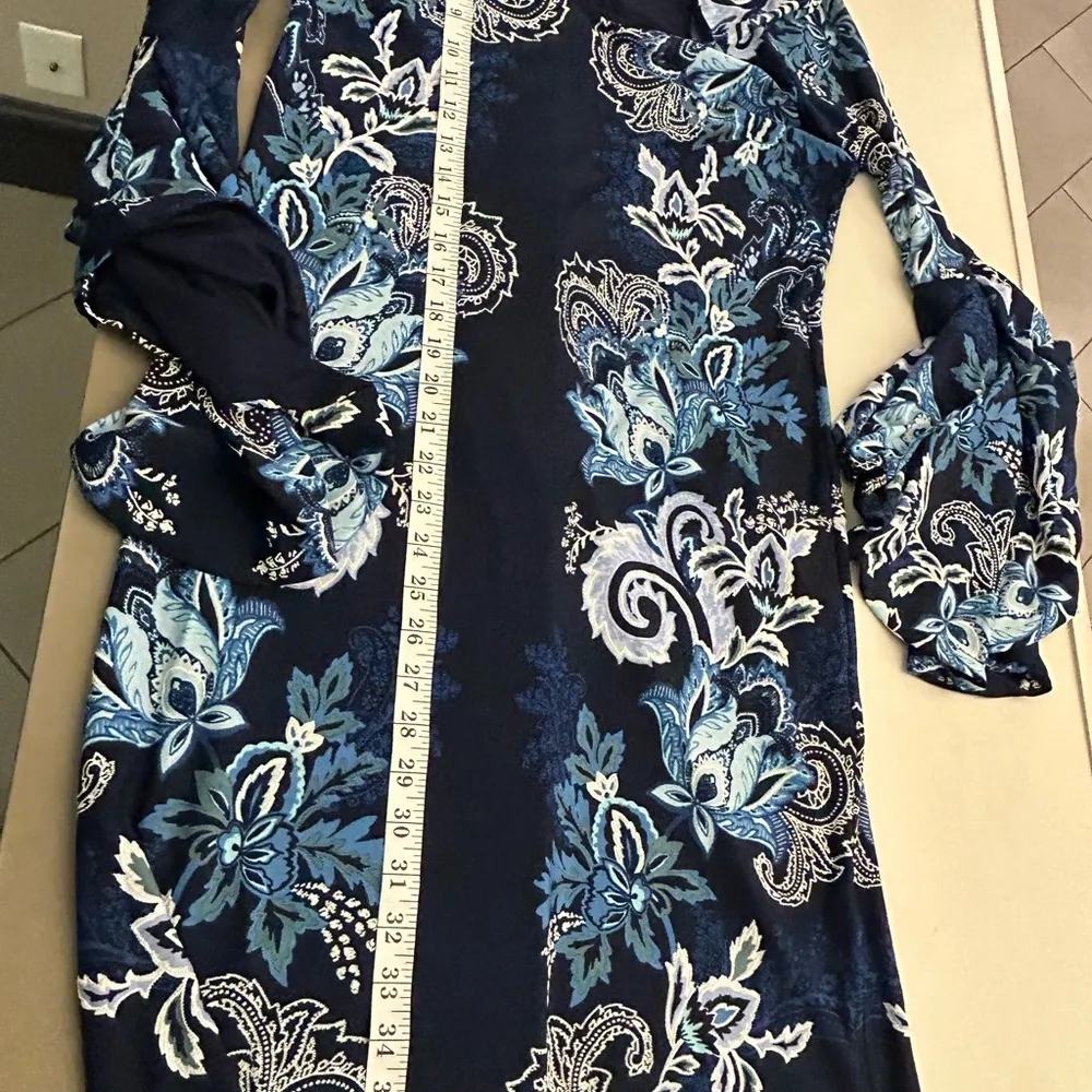 Top Blue Floral Women Roz & Ali-check out those beautiful sleeves! Very nice-Med - Image 4