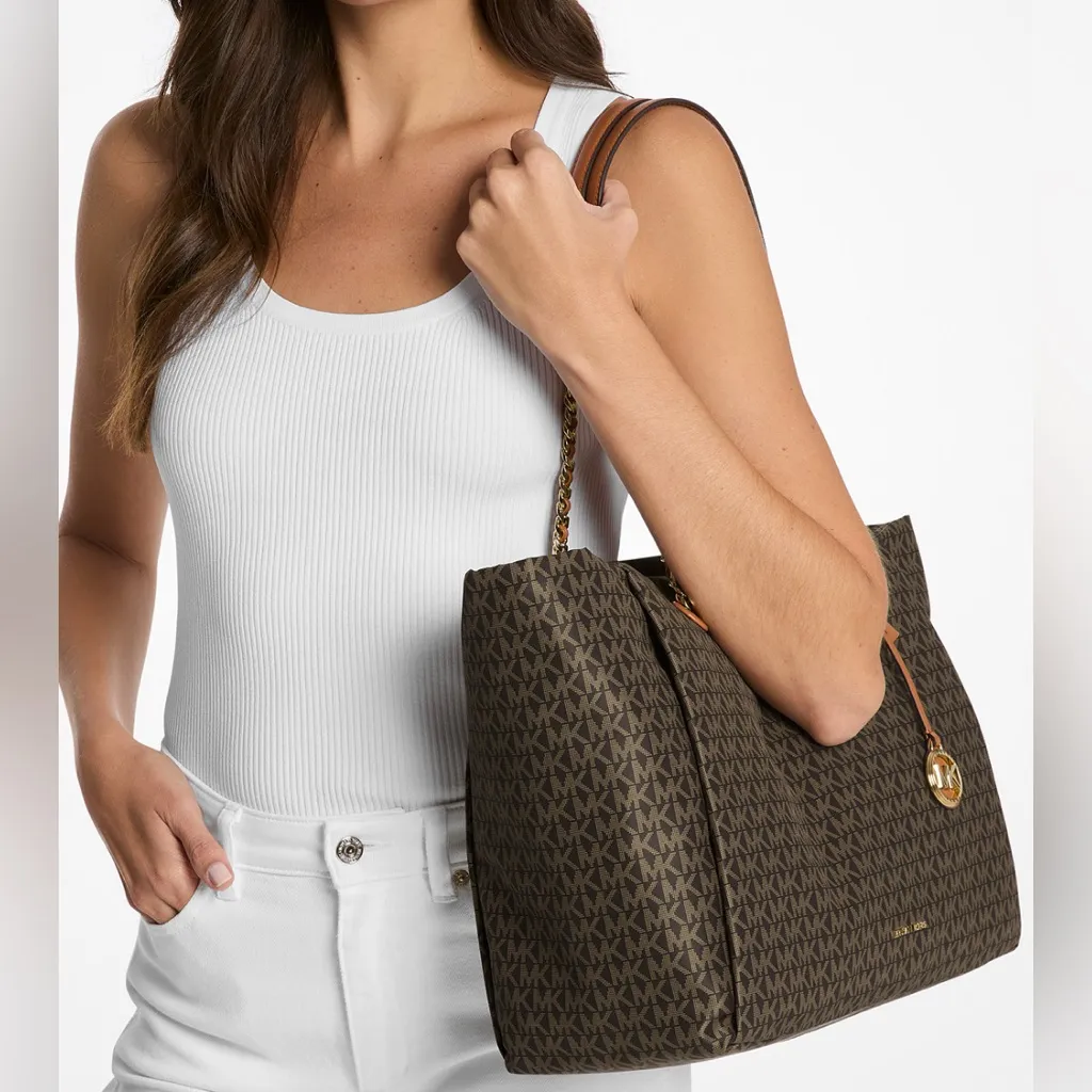 Michael Kors
Georgia Large Nylon Top Zip Tote - Image 2