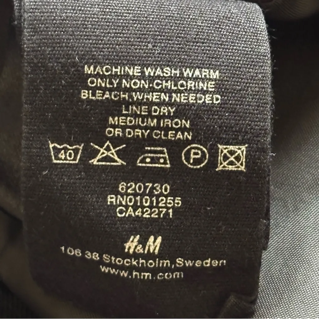 H&M Elegant Black Trench Coat - Image 10