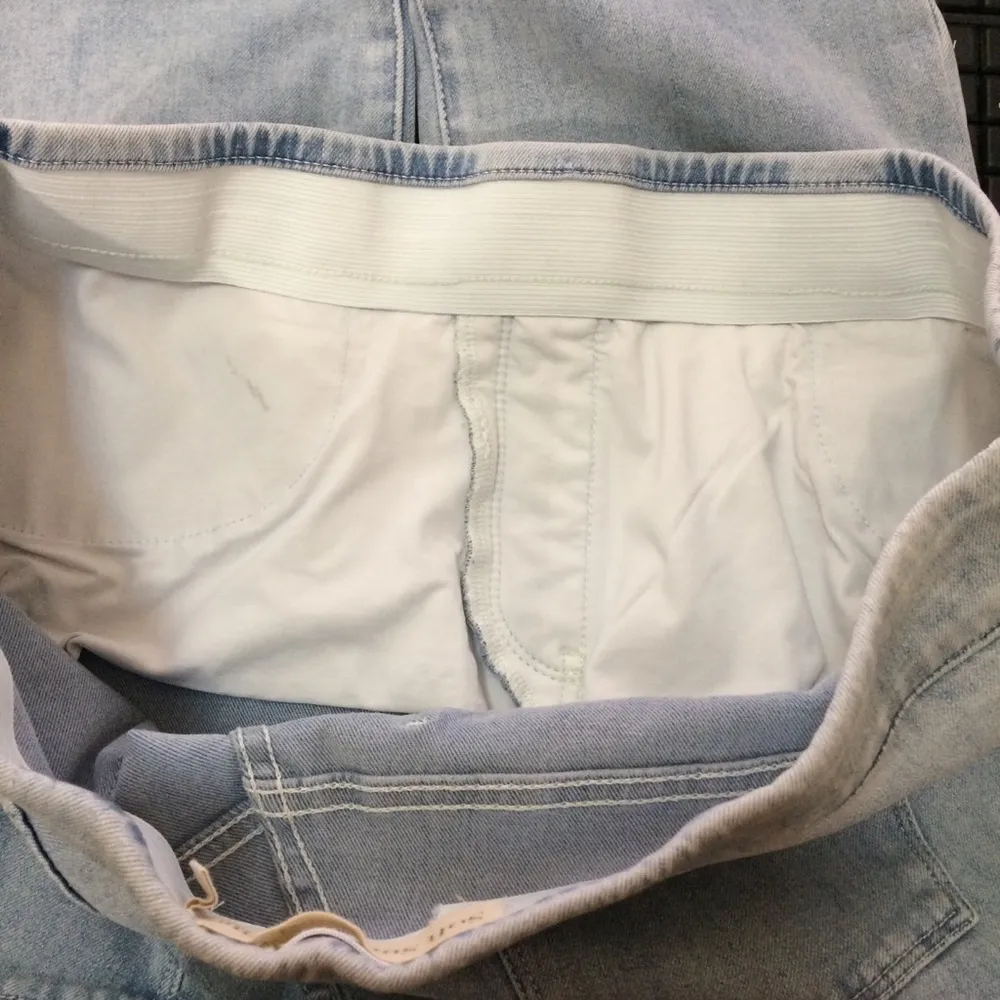 Soft Surroundings The Ultimate Pull-On Cropped Light Wash Jean - Image 5