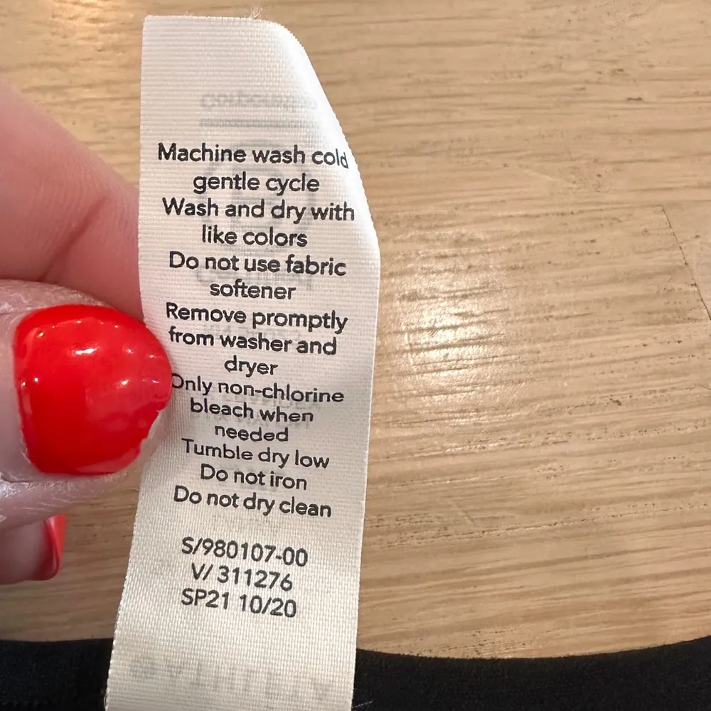 Athleta Mudra crop tank top black size L/XL - Image 5