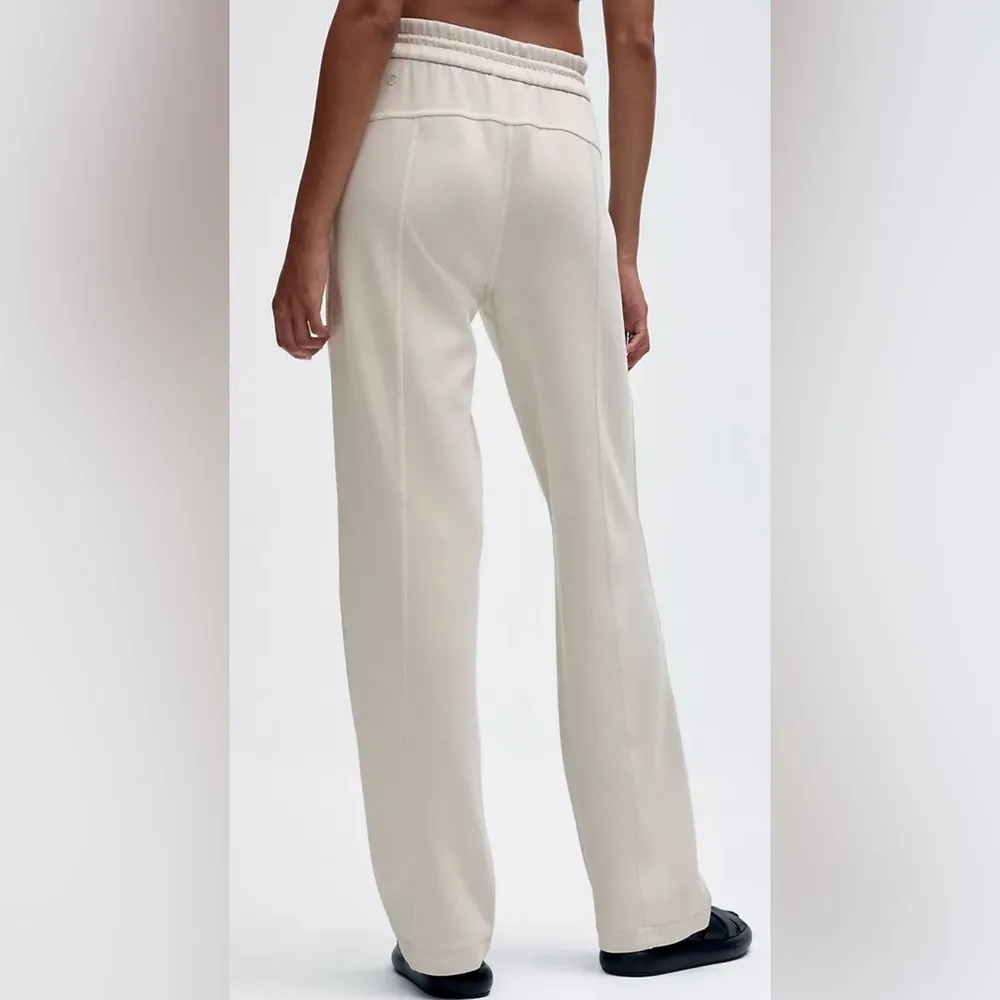 Softstreme High-Rise
Pant
Regular - Image 2