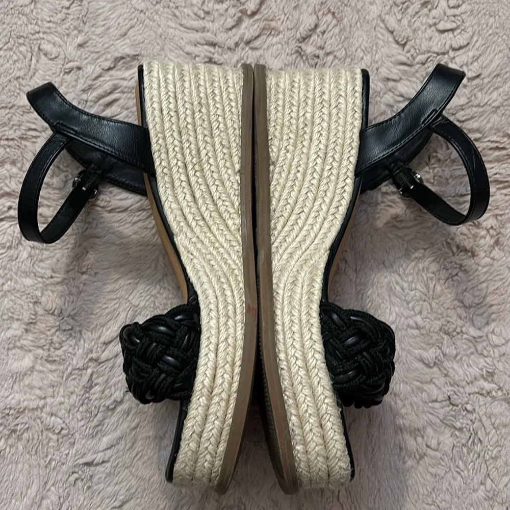 Time and tru • memory foam • size 8.5 shoes - Image 4