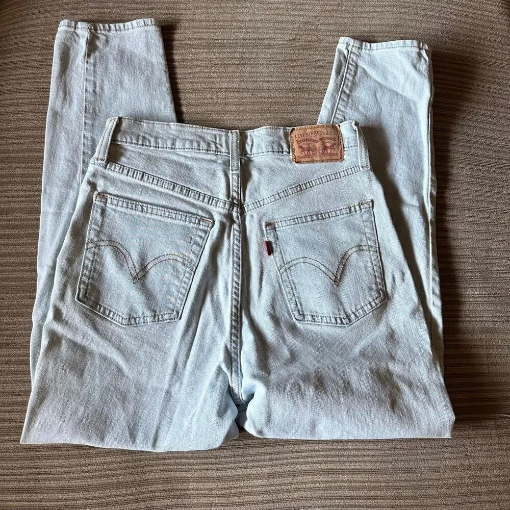 Levi high waisted taper jeans 26 - Image 6