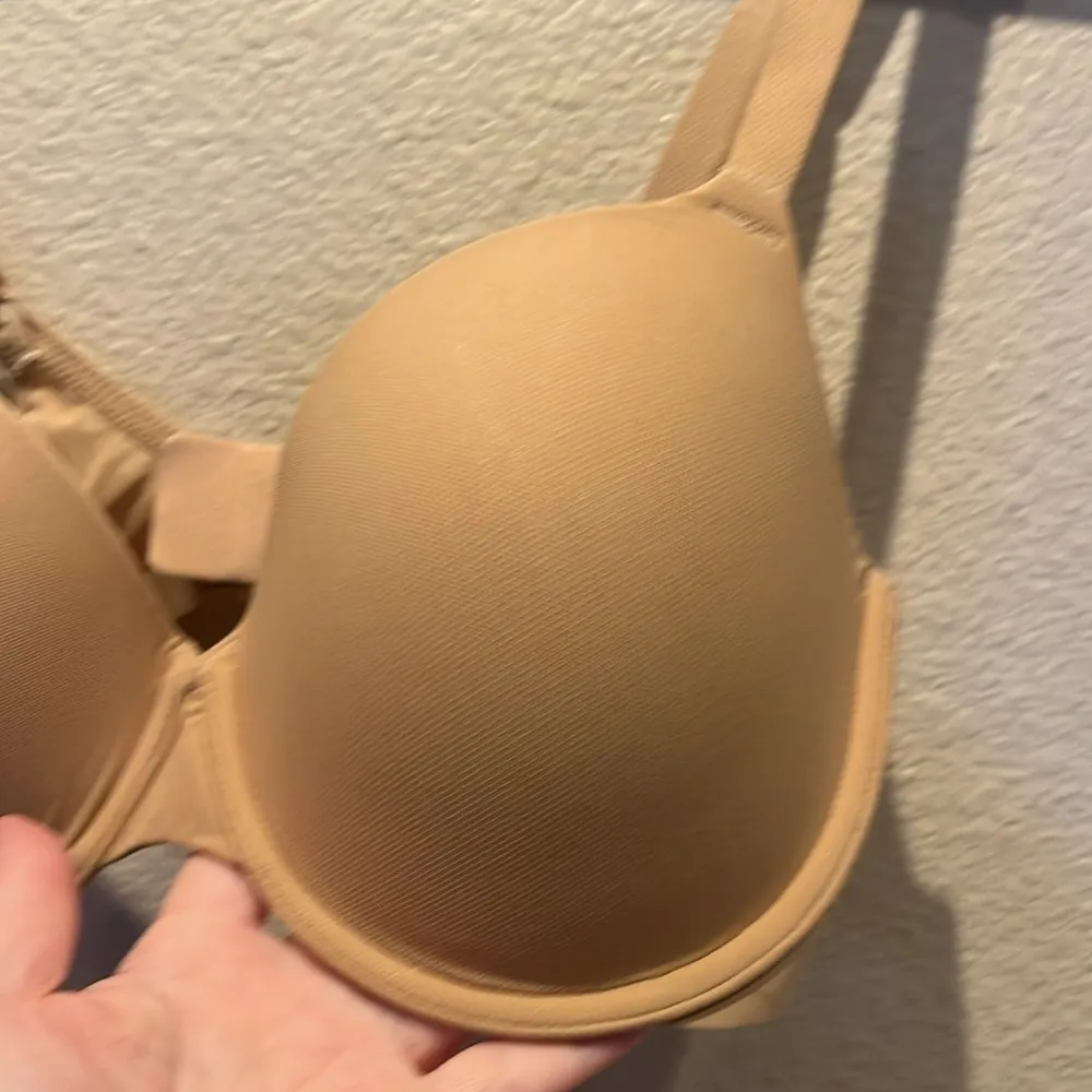 Wacoal Women’s Shallow Top Shape Revelation T-shirt Bra Size 34DDD or 34F - Image 3