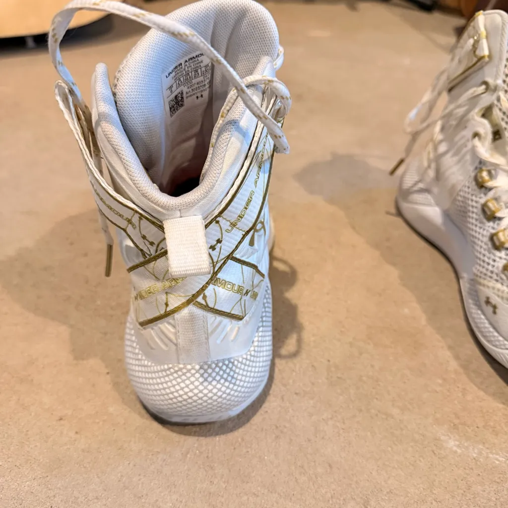 Under Armour White and Gold Athletic Shoes - Image 4