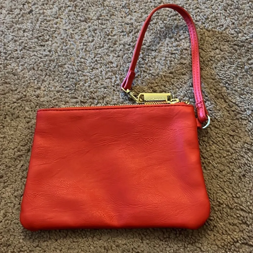 Steve Madden red wristlet - Image 5