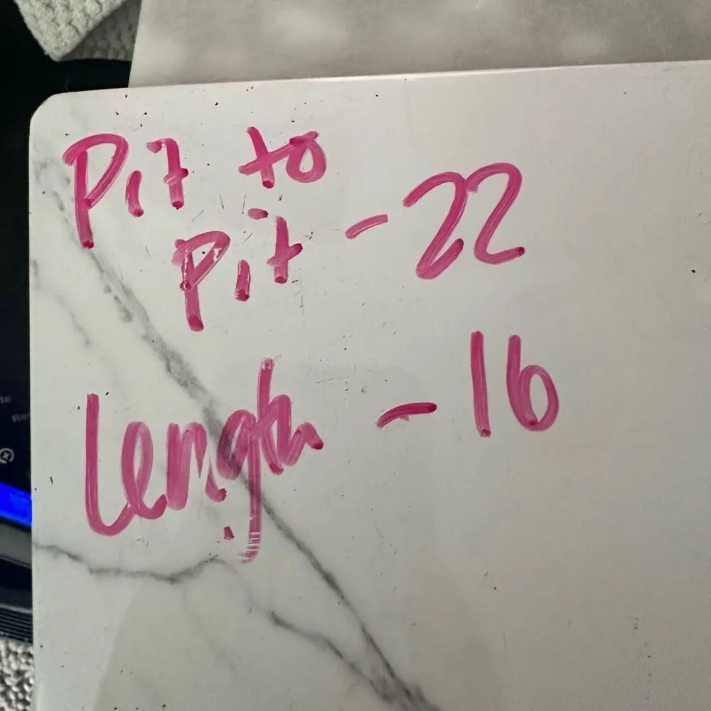 John Galt Brandy Melville Women’s One Size Green Cropped New York Hoodie - Image 4