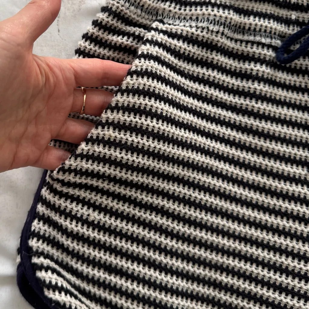 Splendid striped navy blue and white Textured Knit shorts, size XS pockets boho - Image 7
