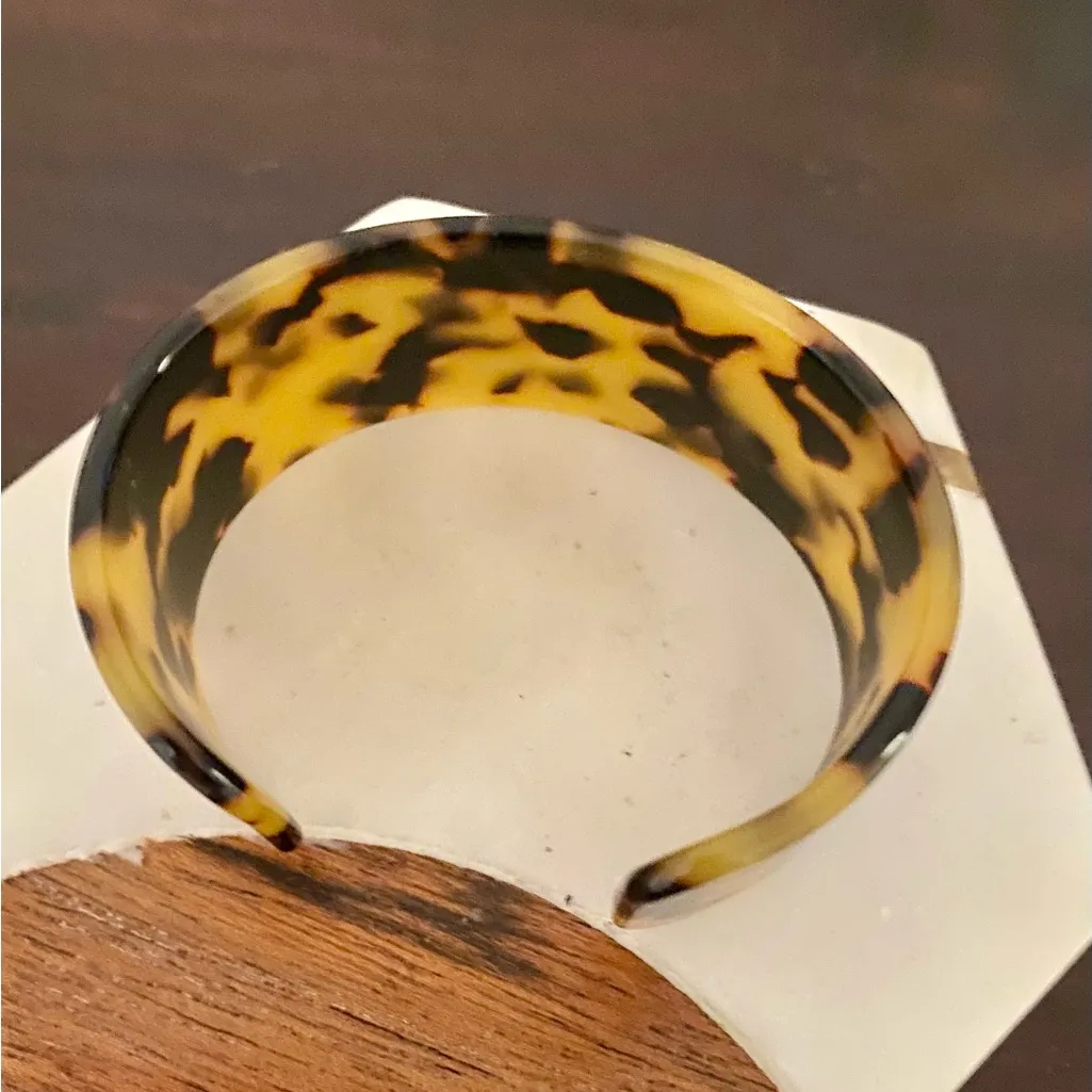 Tortoise Acetate Cuff Bracelet • Minimal Chic Resin Accessory Brown - Image 2