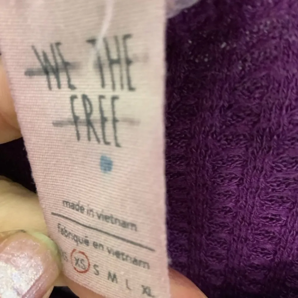 Free People Henley sweater over‎ dyed purple lob sleeve knit top XS - Image 2