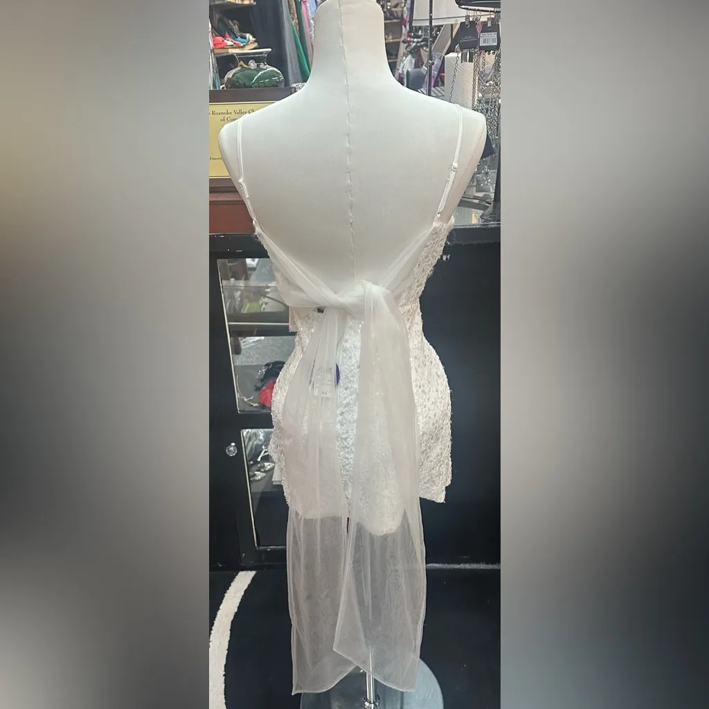 Windsor sz small white short formal dress with sequins - Image 2