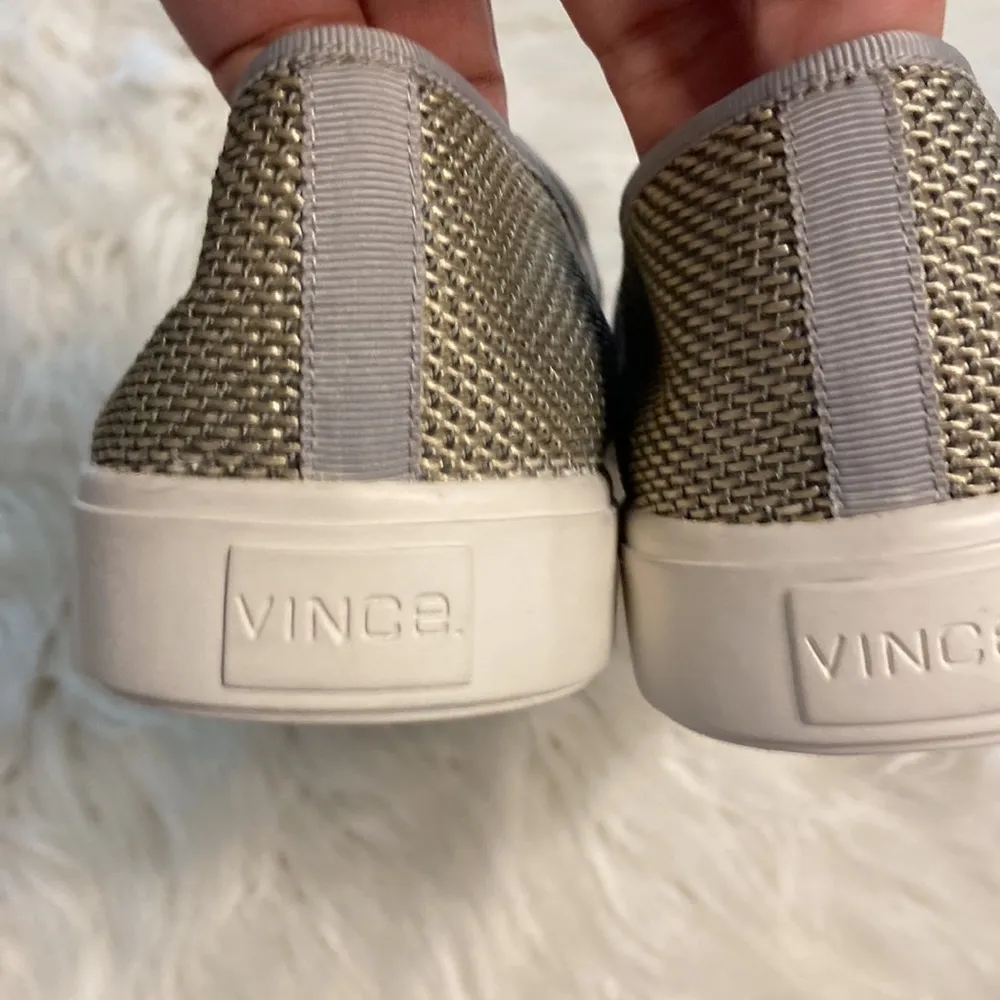 VINCE Slides size 9 very good condition there is some stain around top shoes - Image 13