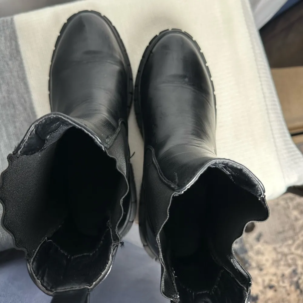 Chunky Chelsey boots, black Sz 8 - Image 4