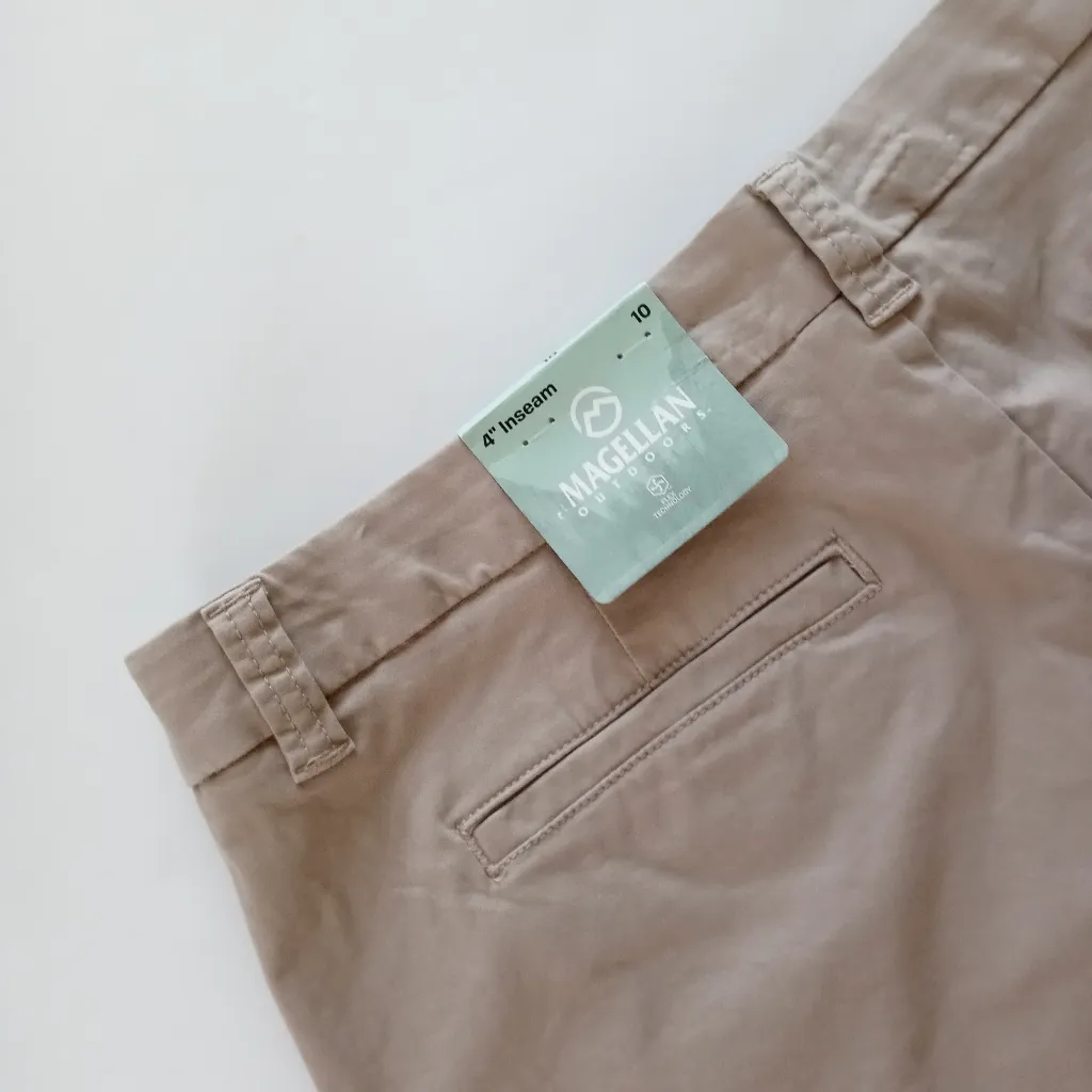 Magellan Outdoor Women Happy Camper  Shorts Size 10 Kaki - Image 7