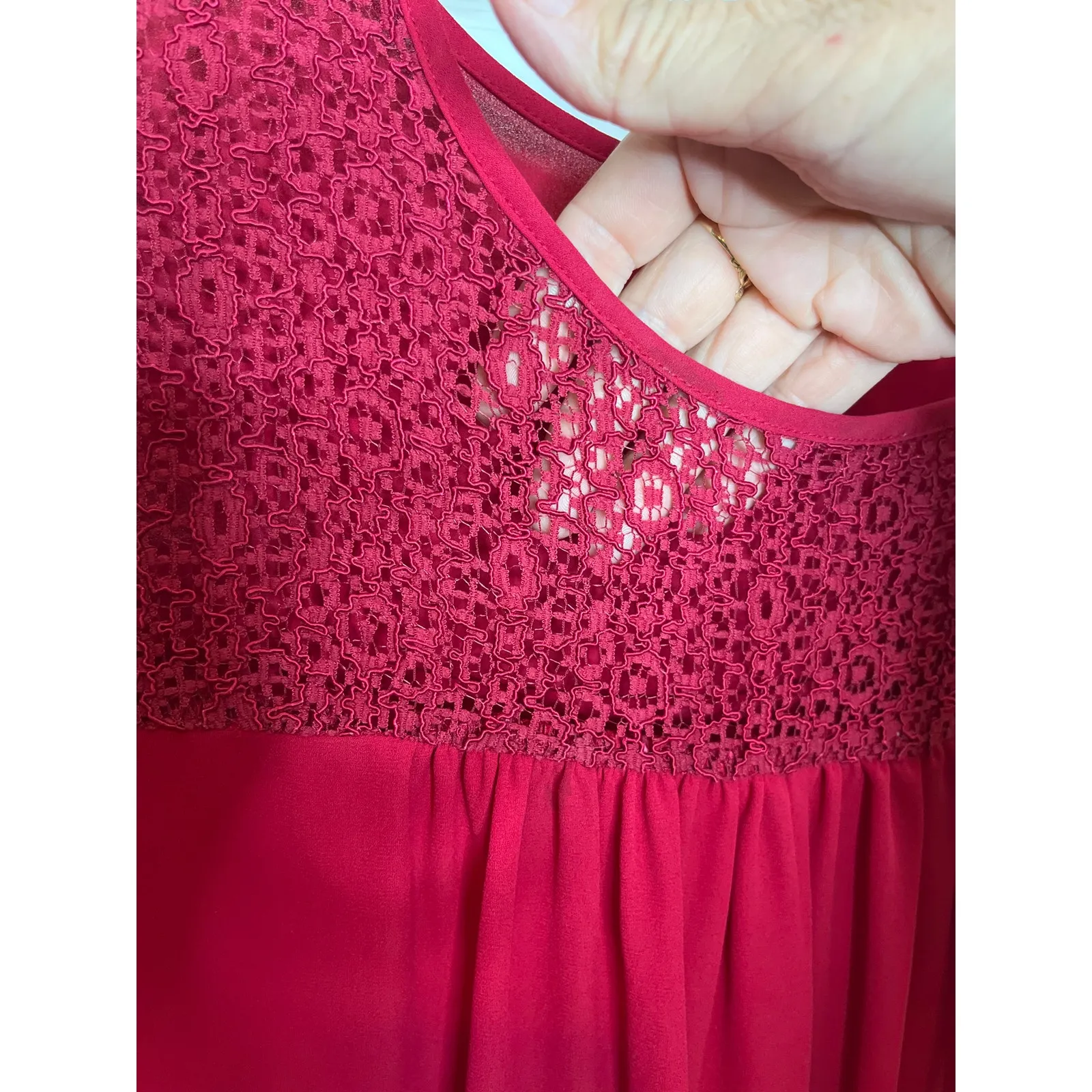 Gap Red Flowy Shirt XL Lace Crochet Detailing at‎ the Neck - Image 2