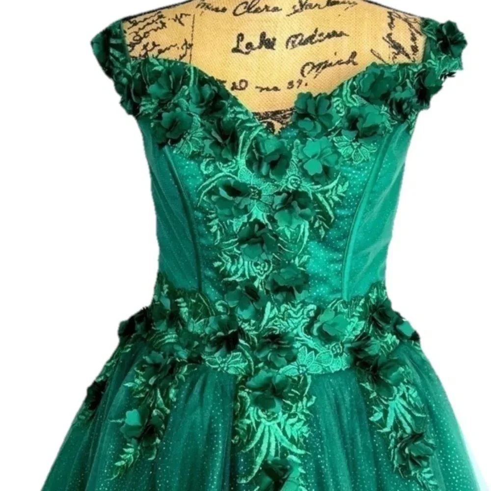 Sparkly Hunter Green Prom/ Quinceañera Dress Size 8 - Image 2