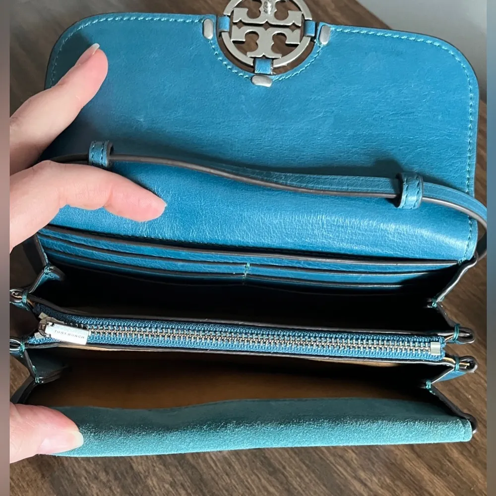 Tory Burch Turquoise Blue Leather and Suede ‘Miller’ Wallet-on-Chain Crossbody - Image 11