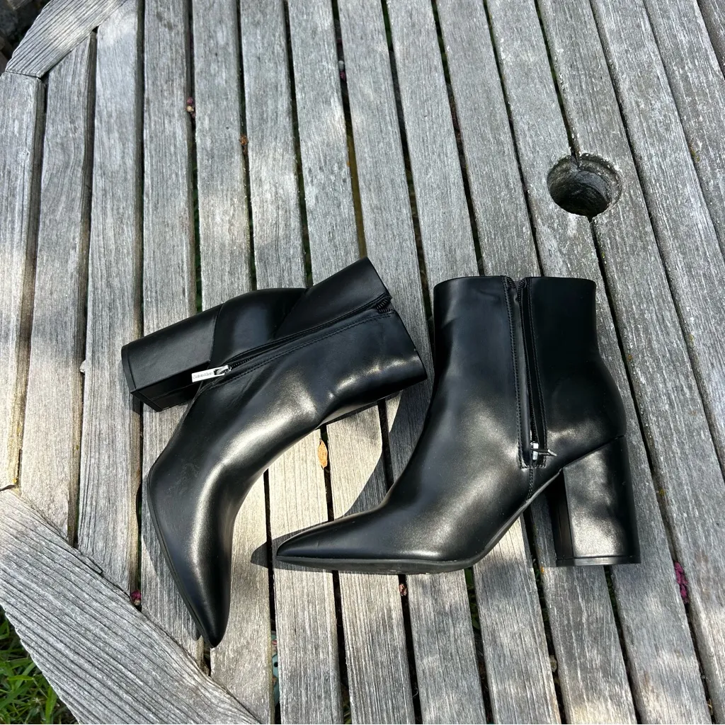 CALVIN KLEIN black Point-Toe Ankle‎ Booties in black size 9.5 - Image 8