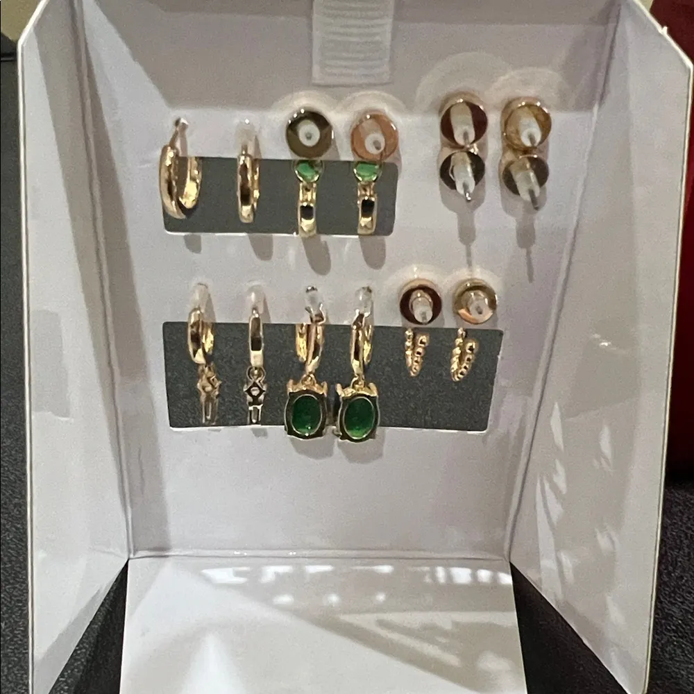 Piper K | Emerald Green Cubic Zirconia Earring Set - Image 8