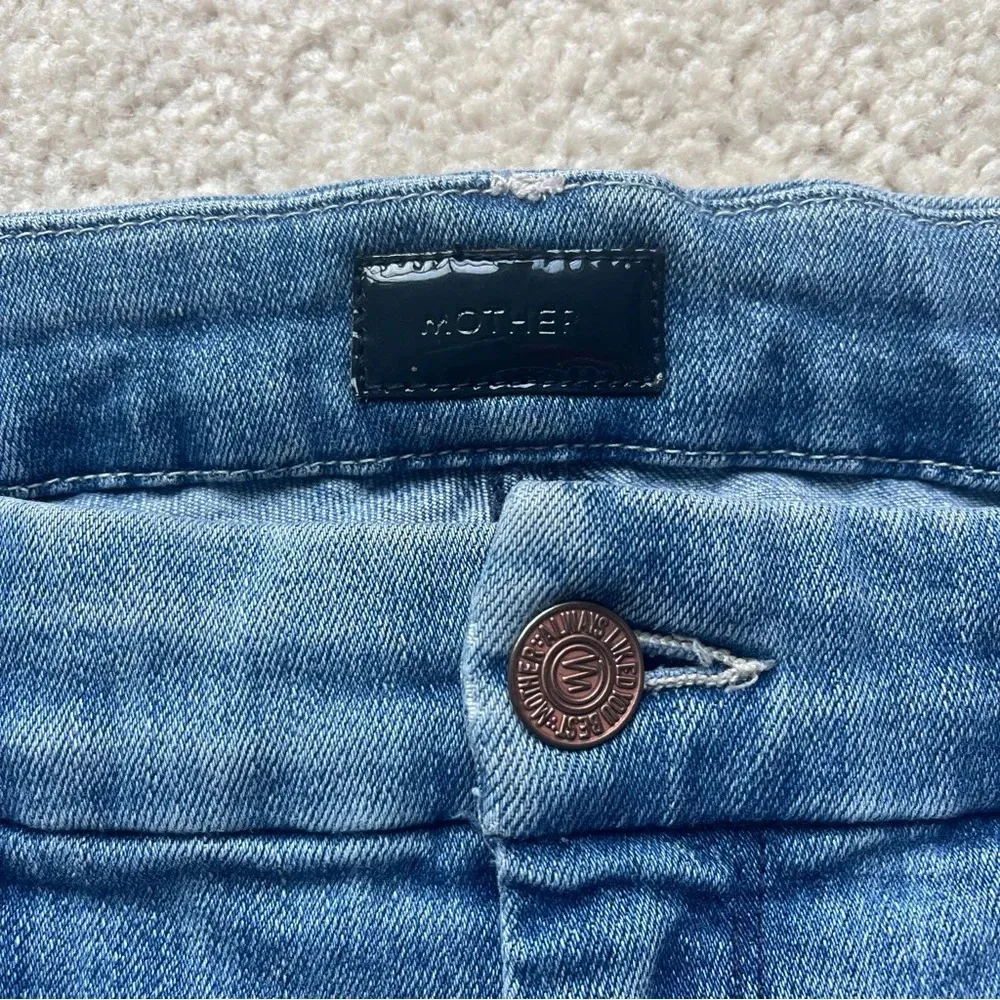 Mother Denim Looker Step Ankle Fray Jeans in Where There's Smoke Blue Size 30 - Image 4