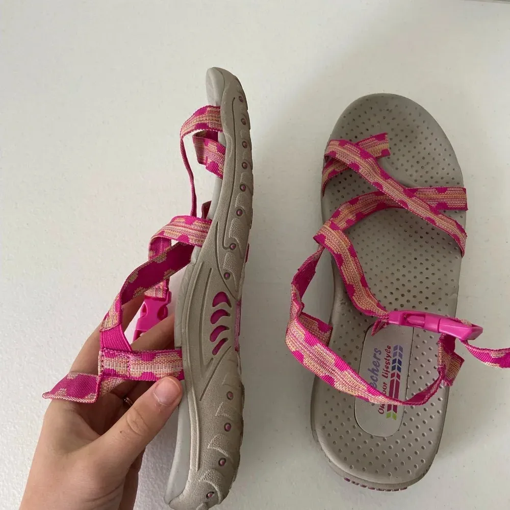 Skechers women’s reggae haystack toe ring sandals —‎ size 8 - Image 3