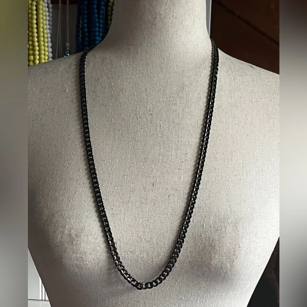 Stunning Gunmetal Chain Necklace - Image 3